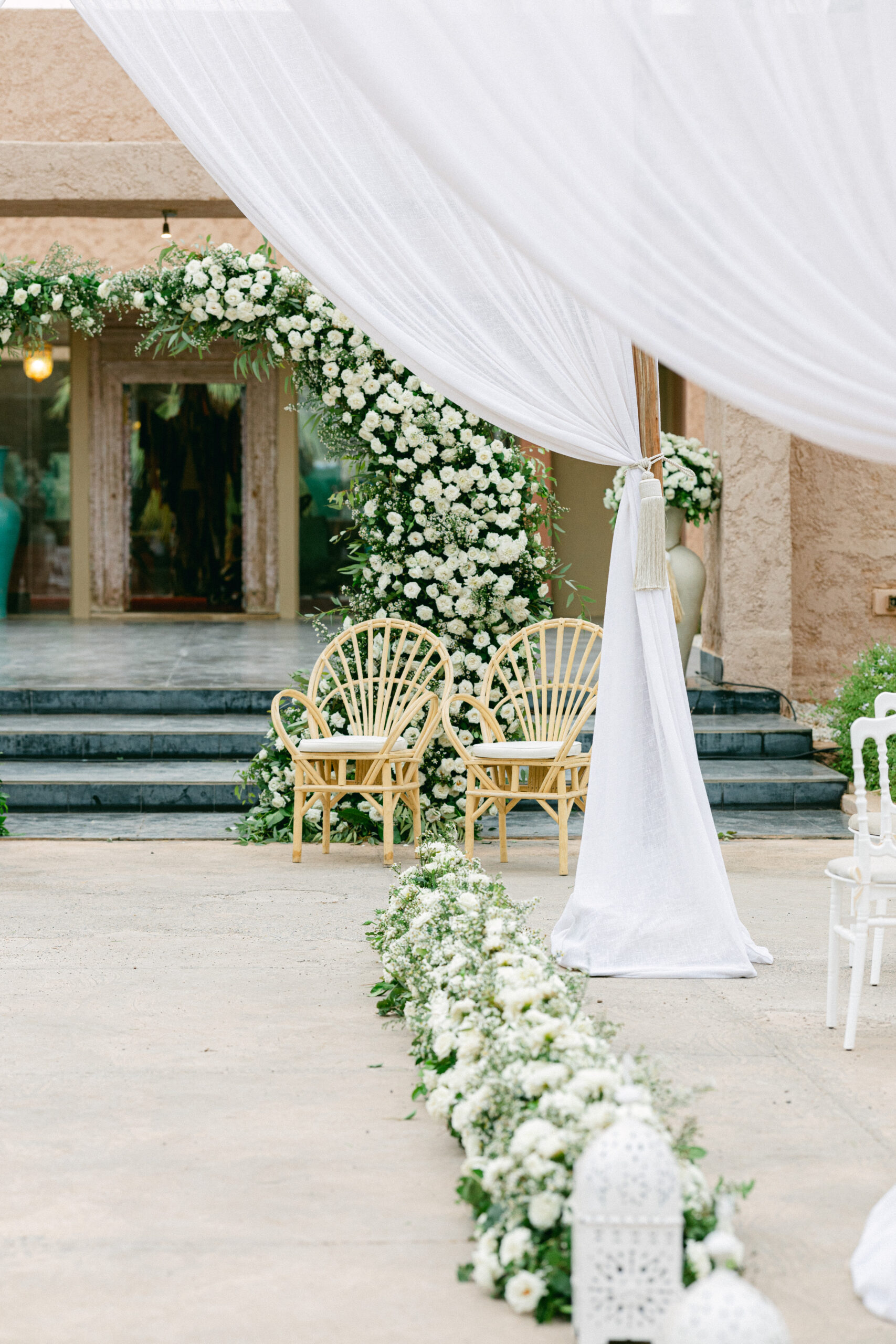 détail d'un décor floral lors d'un mariage au Maroc