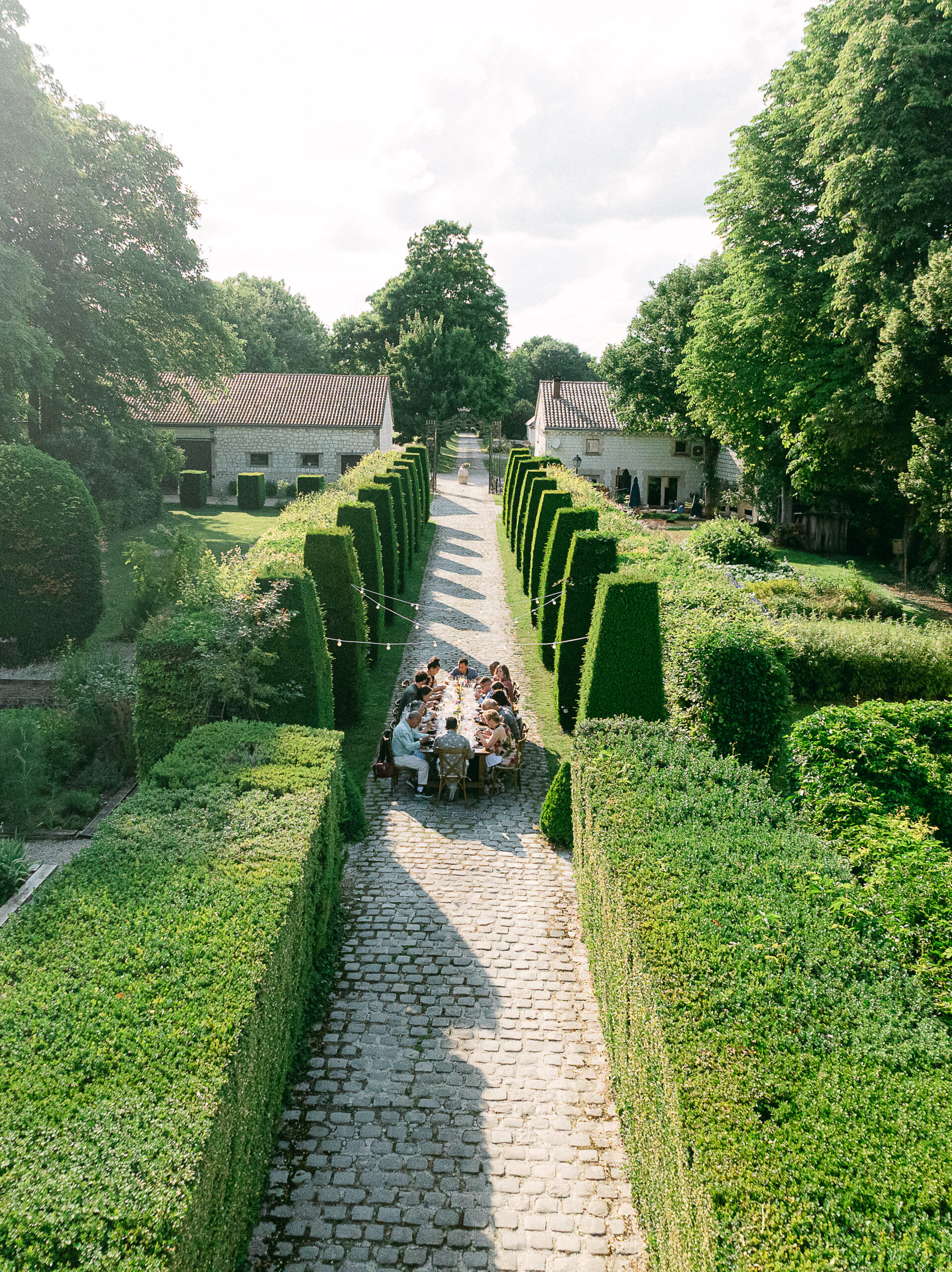 Vue aérienne d'un mariage au domaine de Vaugency - photographe mariage Julie Chef Photography