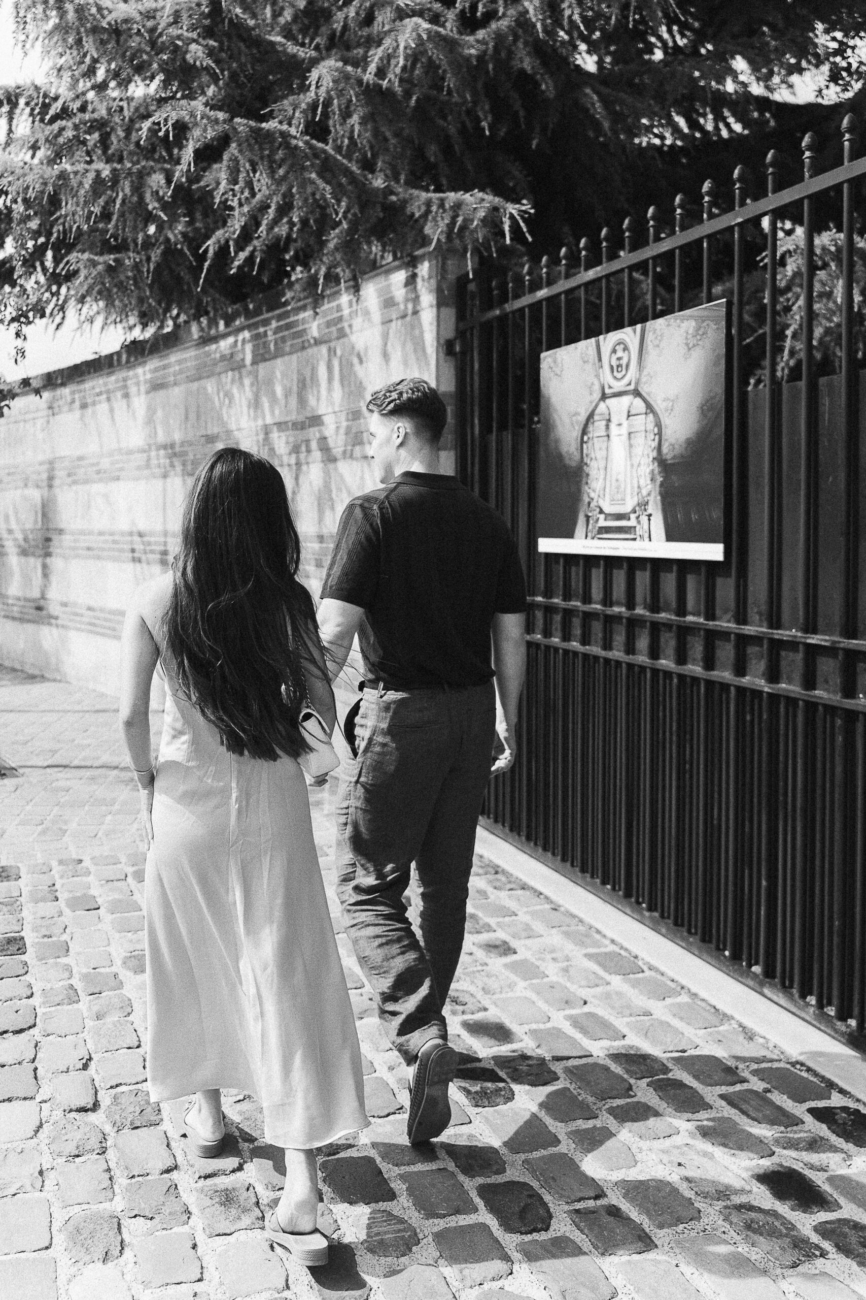 Séance photo couple élégante sur l'avenue de Champagne à Epernay- photographe mariage Julie Chef Photography